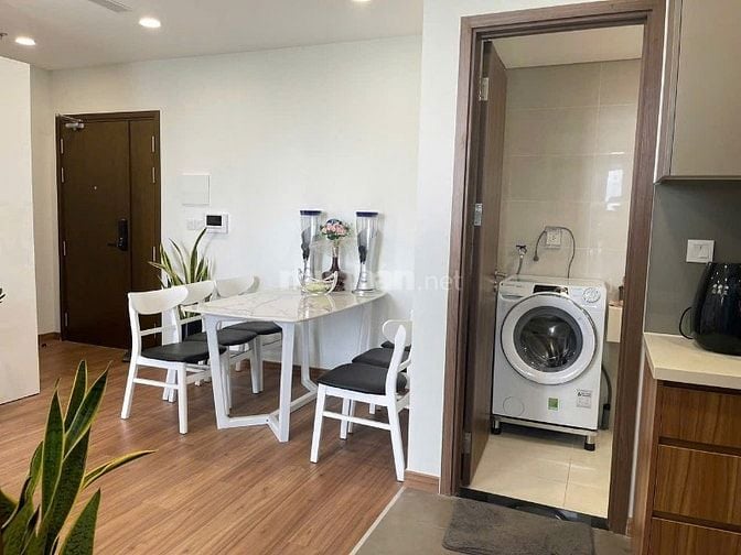 Chung cư Sky Center, Phổ Quang, TB: 2p ngủ rộng, 2wc, đậu oto, 17tr/th