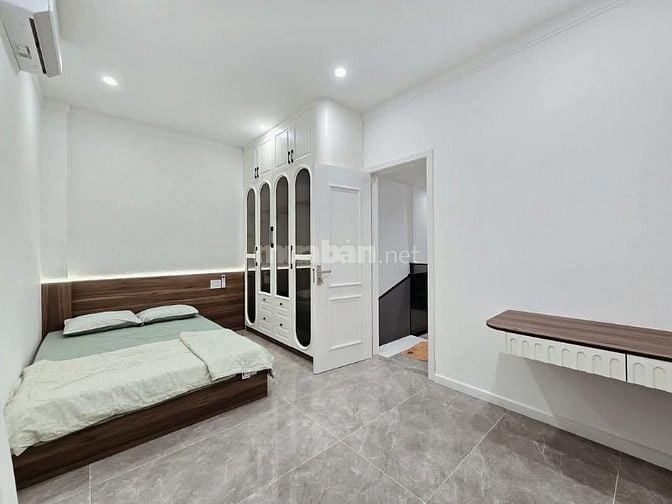 Bán nhà MT Đường Bùi Giáng, 3 Tầng, 4 Phòng Ngủ, Đường 7m5