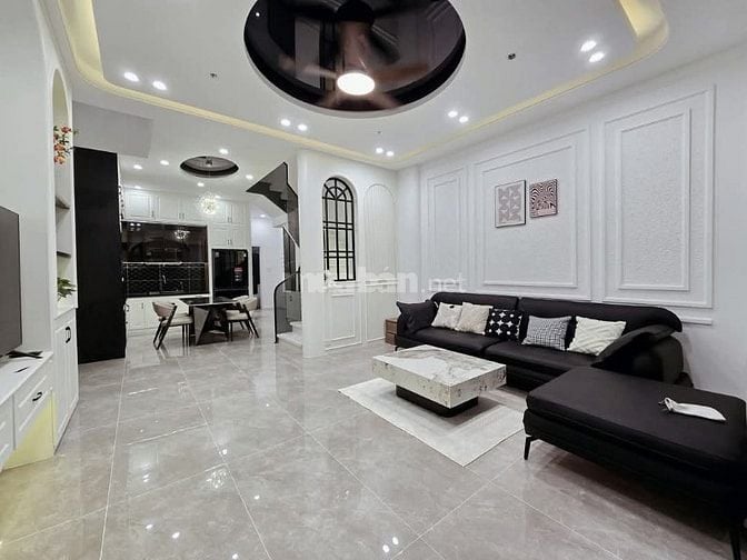 Bán nhà MT Đường Bùi Giáng, 3 Tầng, 4 Phòng Ngủ, Đường 7m5