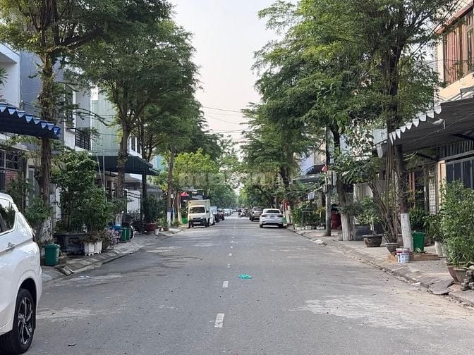 Bán nhà MT Đường Bùi Giáng, 3 Tầng, 4 Phòng Ngủ, Đường 7m5
