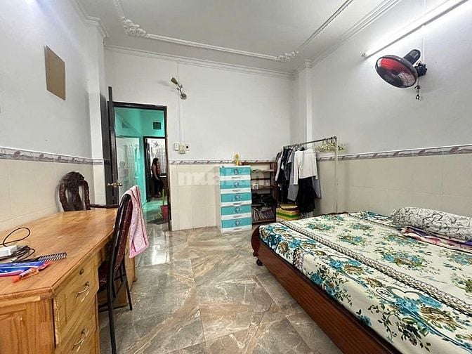 2lầu (4x17,2=68,8m2) mặt tiền thụt (liền kề mặt tiền) Thích Quảng Đức