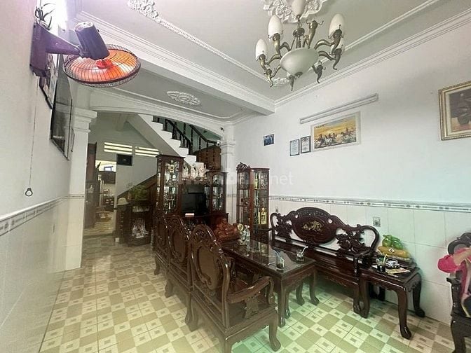 2lầu (4x17,2=68,8m2) mặt tiền thụt (liền kề mặt tiền) Thích Quảng Đức