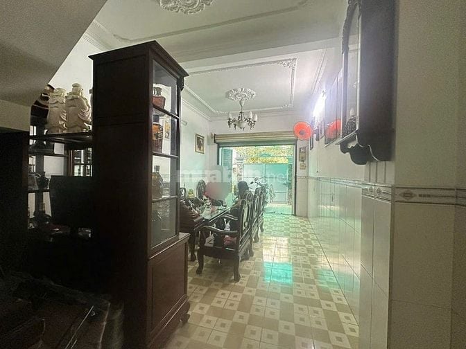 2lầu (4x17,2=68,8m2) mặt tiền thụt (liền kề mặt tiền) Thích Quảng Đức