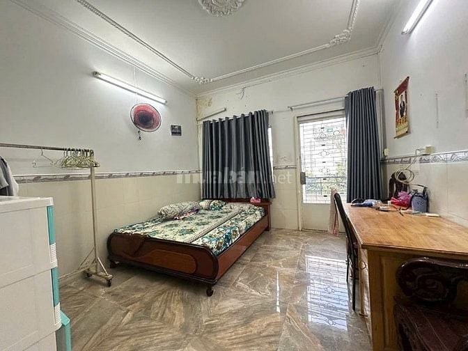 2lầu (4x17,2=68,8m2) mặt tiền thụt (liền kề mặt tiền) Thích Quảng Đức