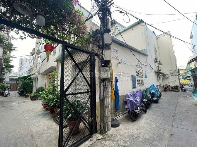 Bán nhà riêng 16,5 tỷ, 62m2, 9PN, 6WC, view đẹp tại Hai Bà Trưng, Tân 