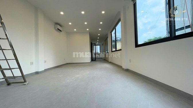 Cho thuê tòa nhà văn phòng, sàn trống, thang máy, 4 sàn, mới 100%