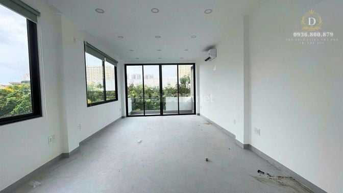 Cho thuê tòa nhà văn phòng, sàn trống, thang máy, 4 sàn, mới 100%