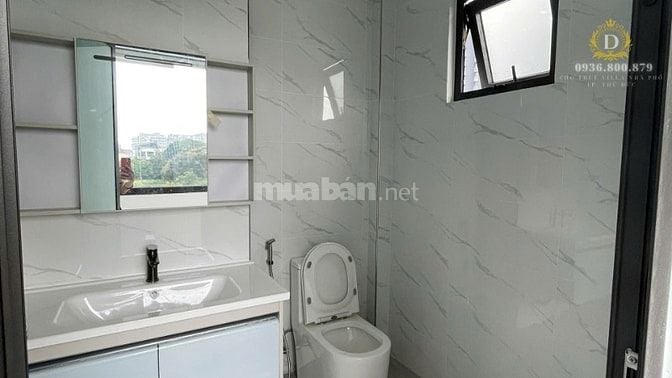 Cho thuê tòa nhà văn phòng, sàn trống, thang máy, 4 sàn, mới 100%