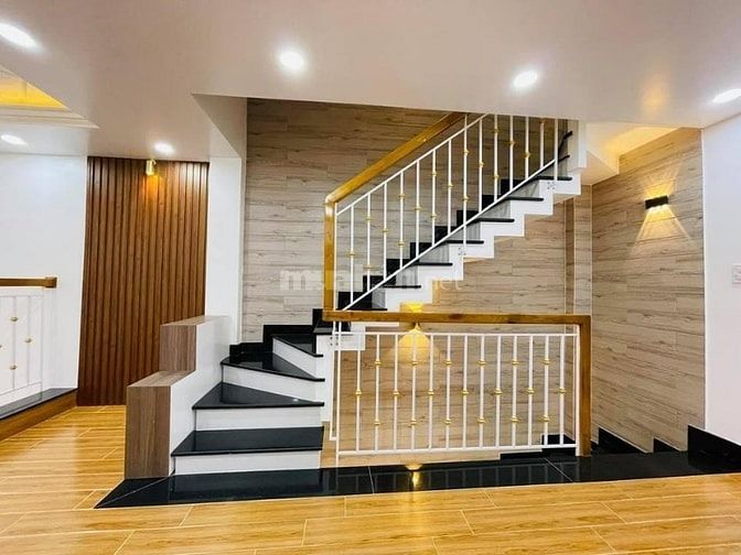 Bán gấp căn 80m² Thành Thái xây 1 trệt 4 lầu. Gần BV Nhi Đồng,hẻm 6m