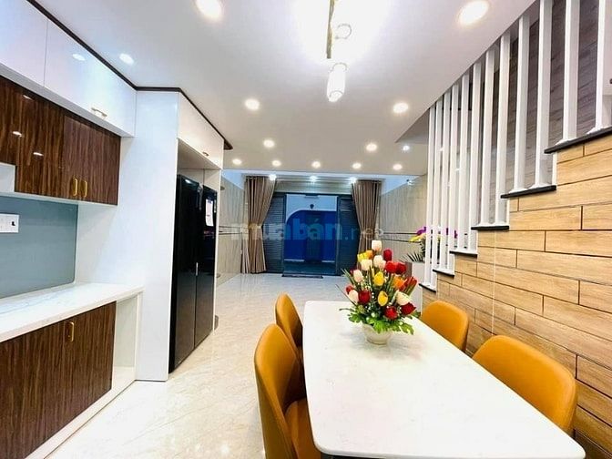 Bán gấp căn 80m² Thành Thái xây 1 trệt 4 lầu. Gần BV Nhi Đồng,hẻm 6m