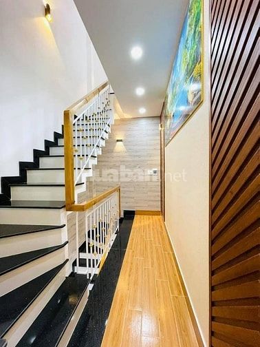 Bán gấp căn 80m² Thành Thái xây 1 trệt 4 lầu. Gần BV Nhi Đồng,hẻm 6m