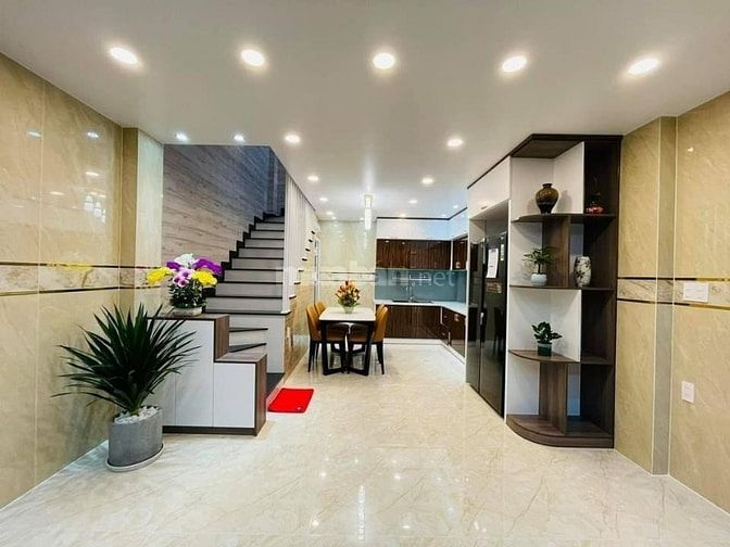 Bán gấp căn 80m² Thành Thái xây 1 trệt 4 lầu. Gần BV Nhi Đồng,hẻm 6m