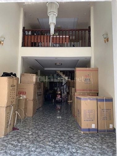 CHIẾT KHẤU ! NHÀ MT CHỢ LỚN P11 Q6 (4X20) CÓ HDT 20 TRIỆU. CHỈ 17,5 TỶ