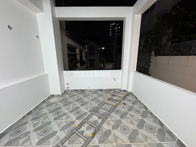 Bthự mini tkế Tân Cổ Điển mặt tiền thụt (sát và liền kế) Đoàn Thị Điểm