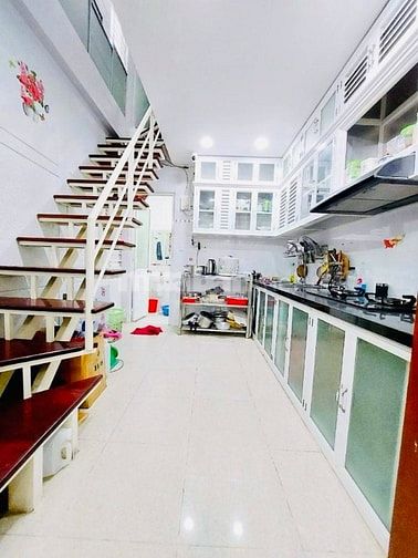 Bán nhà phố Lê Văn Sỹ, Q. Phú Nhuận 42m² – Hẻm xe hơi, giá tốt