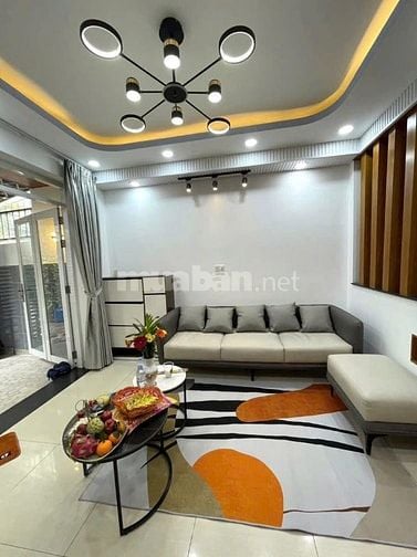 Đi nước ngoài định cư bán gấp nhà ở đường Cửu Long, phường 15, quận 10