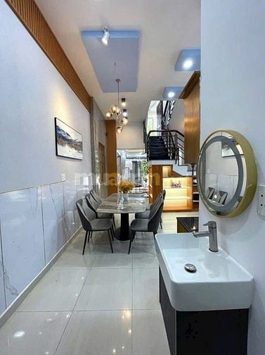Đi nước ngoài định cư bán gấp nhà ở đường Cửu Long, phường 15, quận 10