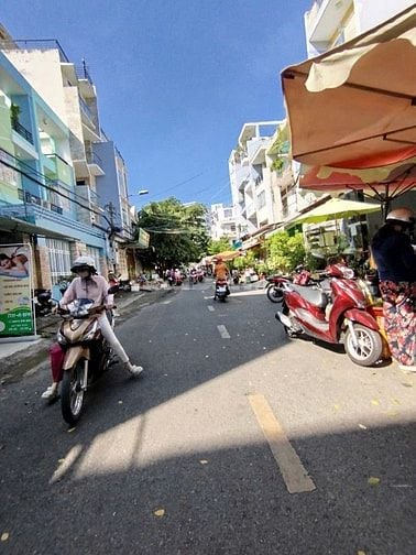 XUẤT SẮC! NHÀ MT CƯ XÁ PHÚ LÂM D P10 Q6 SÁT CHỢ HTQ (4X17) CHỈ 12,6 TỶ