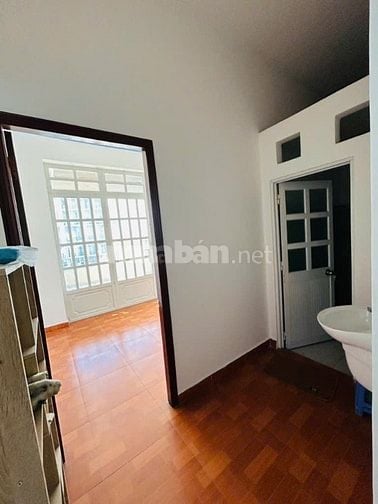 Hẻm xe tải, Nguyễn Thị Thập, DT 5x20m