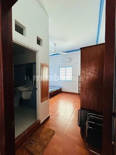 Hẻm xe tải, Nguyễn Thị Thập, DT 5x20m