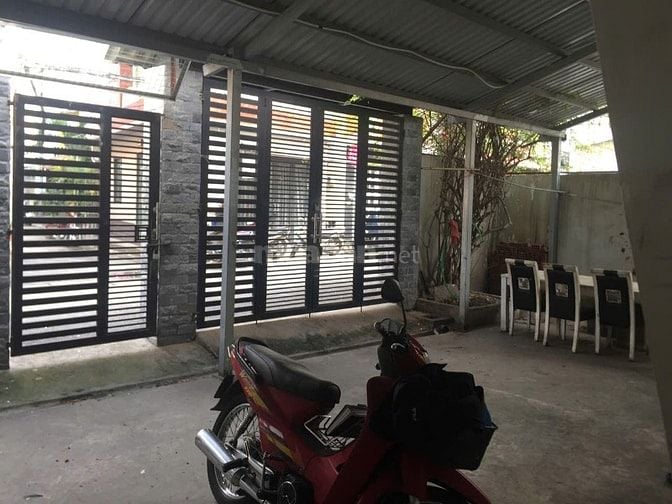 Cho thuê nhà dạng biệt thự xưa TT Quận 3, Cách Mạng Tháng 8, DT 260m2
