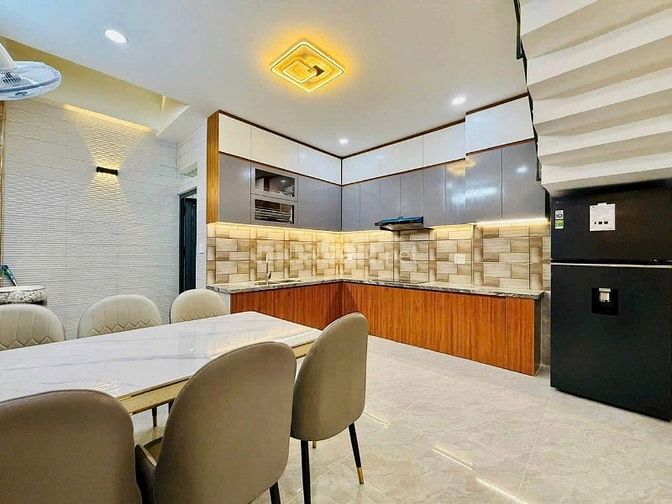 Duy nhất căn giá tốt 3,75 tỷ đường Thăng Long p4 Tân Bình 75m2 4PN