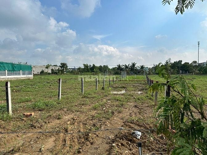 Bán nhanh đất nhà vườn có sông ao cá thoáng mát , thổ cư 187m2 SHR
