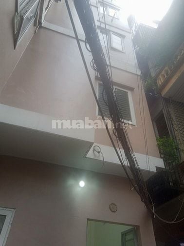 Cho thuê nhà nguyên căn 15m2 x 5 tầng, 3 ngủ - 3 wc ở Đặng Tiến Đông