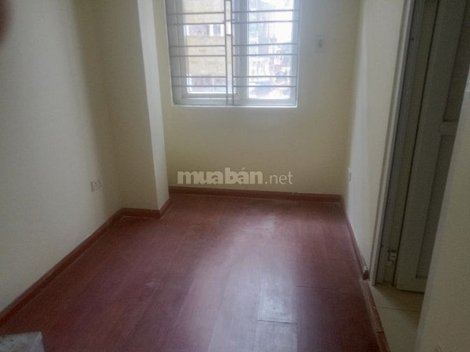Cho thuê nhà nguyên căn 15m2 x 5 tầng, 3 ngủ - 3 wc ở Đặng Tiến Đông