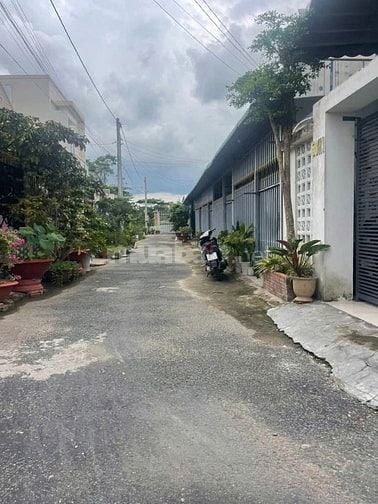 BÁN NHÀ CÁCH 800m RA CHỢ THỚI TỨ CẮT LỖ 685 TRIỆU NHẬN SỔ DT 76m2.