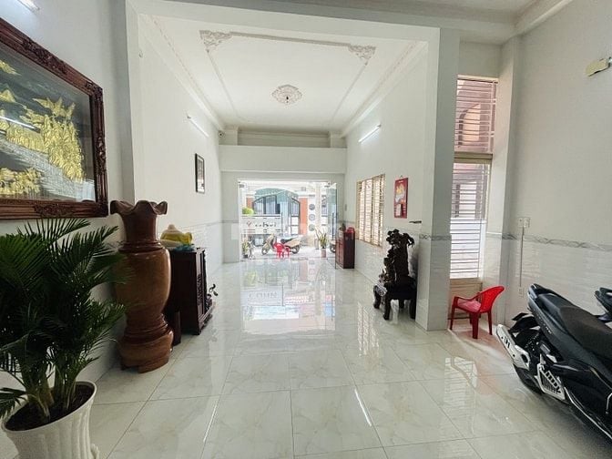 Bán Nhà Mặt Tiền,Ngay Nguyễn Sơn, 5M x 27M, 4 Tầng, Tân Phú,Chỉ 14 Tỷ 