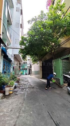Cần bán gấp nhà hẻm xe hơi đường Thái Phiên P.2, Quận 11 giá chỉ 8.5t