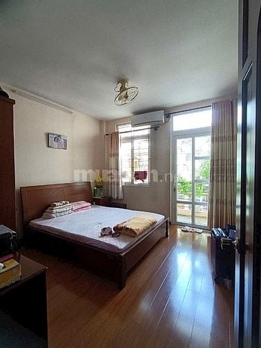 Cần bán gấp nhà hẻm xe hơi đường Thái Phiên P.2, Quận 11 giá chỉ 8.5t