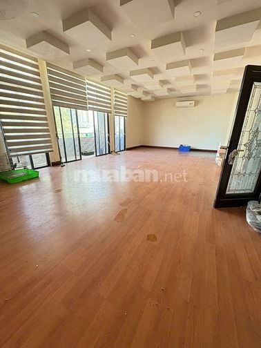 Bán hoặc cho thuê nhà Phùng Hưng P.14 Quận 5, 90ty