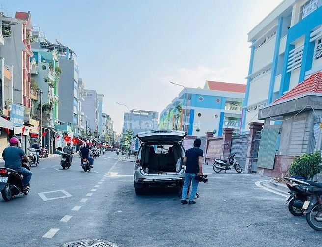 BÁN NHÀ HẺM XE HƠI CHẤN HƯNG 5TẦNG NGAY CMT8-SÁT BÊN KHU BẮC HẢI 7,3TỶ