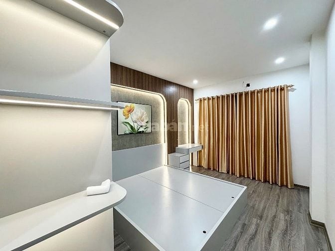 Bán nhà phố Lò Đúc 6 tầng ngõ ba gác tránh giá chỉ hơn 7 tỷ