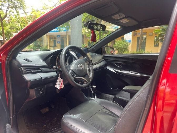 Gia đình cần bán chiếc xe ô tô Toyota Yarit 1.3 G sx 2015 màu đỏ