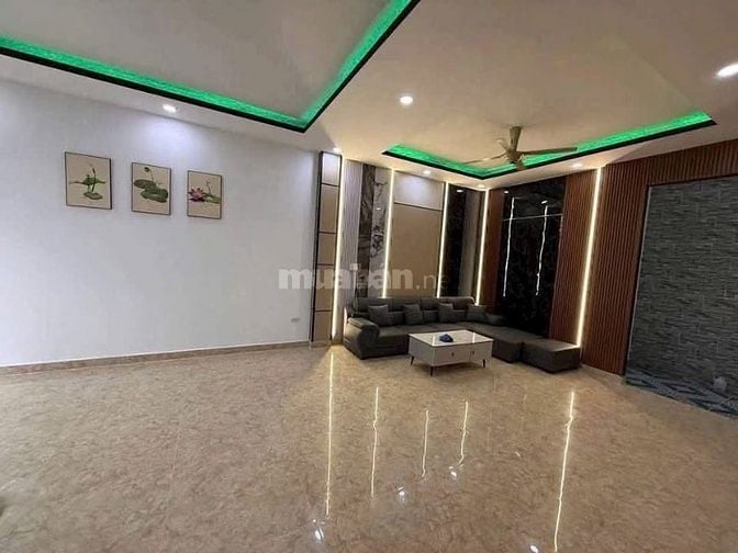 Bán gấp nhà ở đường Trần Nhật Duật, phường Tân Định, quận 1, giá 2 tỷ 