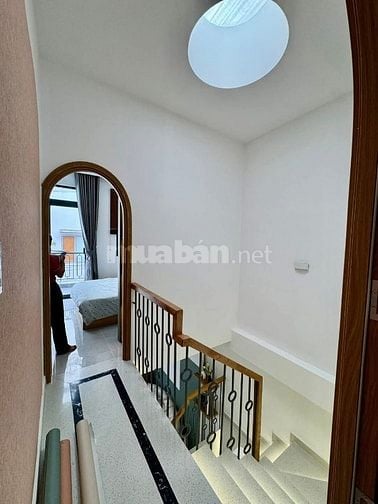 NHÀ ĐẸP-GIÁ TỐT-CHỦ NHÀ THIỆN CHÍ|SHR|BAO MỌI CHI PHÍ CHUYỂN NHƯỢNG