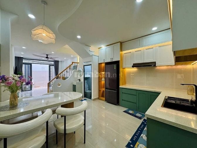 NHÀ ĐẸP-GIÁ TỐT-CHỦ NHÀ THIỆN CHÍ|SHR|BAO MỌI CHI PHÍ CHUYỂN NHƯỢNG