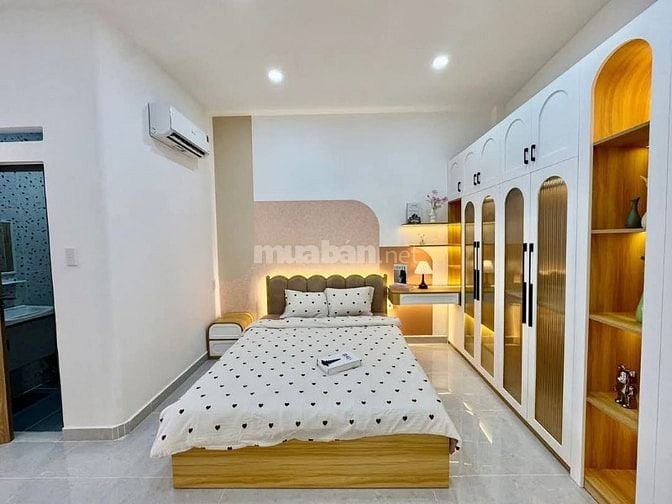 NHÀ ĐẸP-GIÁ TỐT-CHỦ NHÀ THIỆN CHÍ|SHR|BAO MỌI CHI PHÍ CHUYỂN NHƯỢNG