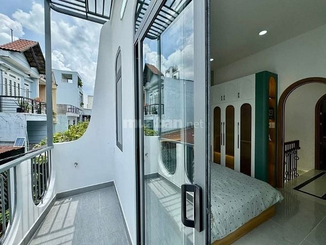 NHÀ ĐẸP-GIÁ TỐT-CHỦ NHÀ THIỆN CHÍ|SHR|BAO MỌI CHI PHÍ CHUYỂN NHƯỢNG