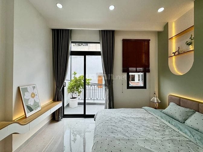 NHÀ ĐẸP-GIÁ TỐT-CHỦ NHÀ THIỆN CHÍ|SHR|BAO MỌI CHI PHÍ CHUYỂN NHƯỢNG