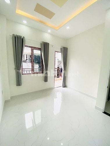 Nhà mễ cốc P15 Q8 2 lầu đúc 4,2 x 8,2 ( 4pn + 3wc ) SH riêng 