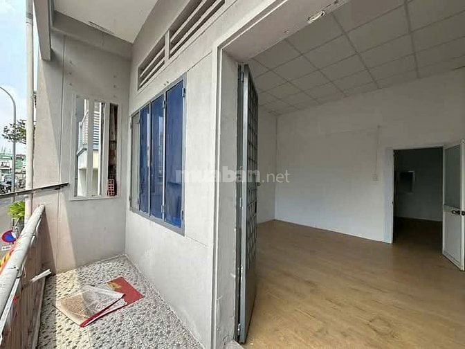 Cho thuê nhà mặt tiền Lạc Long Quân, P.8, Q. Tân Bình giá 16tr