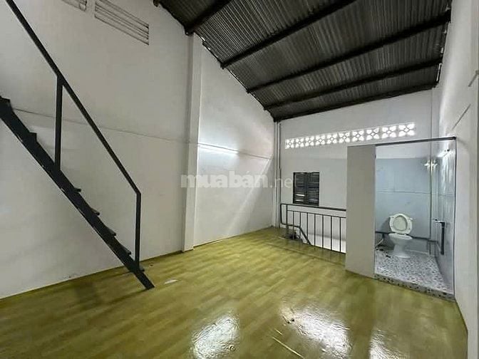 Cho thuê nhà mặt tiền Lạc Long Quân, P.8, Q. Tân Bình giá 16tr