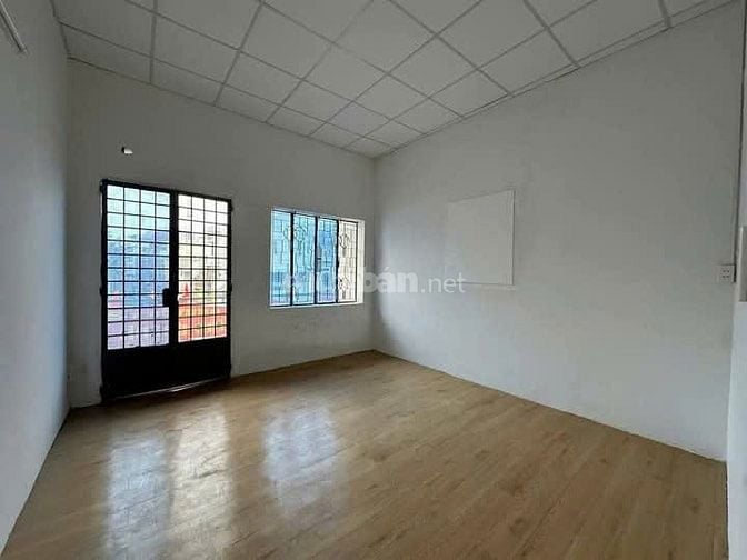 Cho thuê nhà mặt tiền Lạc Long Quân, P.8, Q. Tân Bình giá 16tr