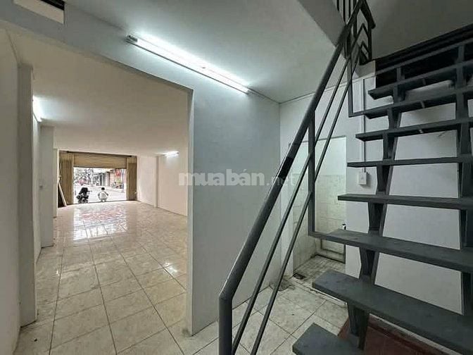 Cho thuê nhà mặt tiền Lạc Long Quân, P.8, Q. Tân Bình giá 16tr