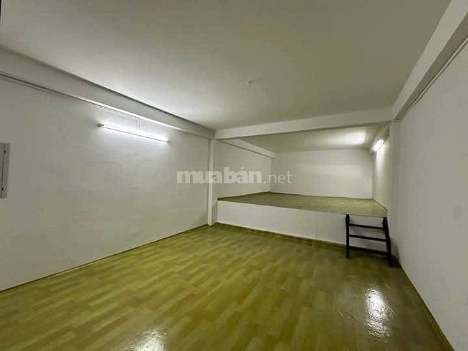 Cho thuê nhà mặt tiền Lạc Long Quân, P.8, Q. Tân Bình giá 16tr