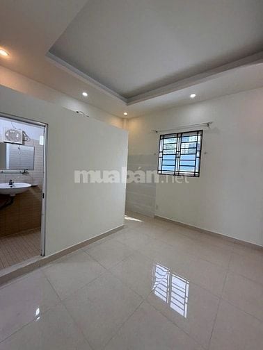 Cho thuê nhà mặt tiền Lạc Long Quân, P.8, Q. Tân Bình giá 16tr